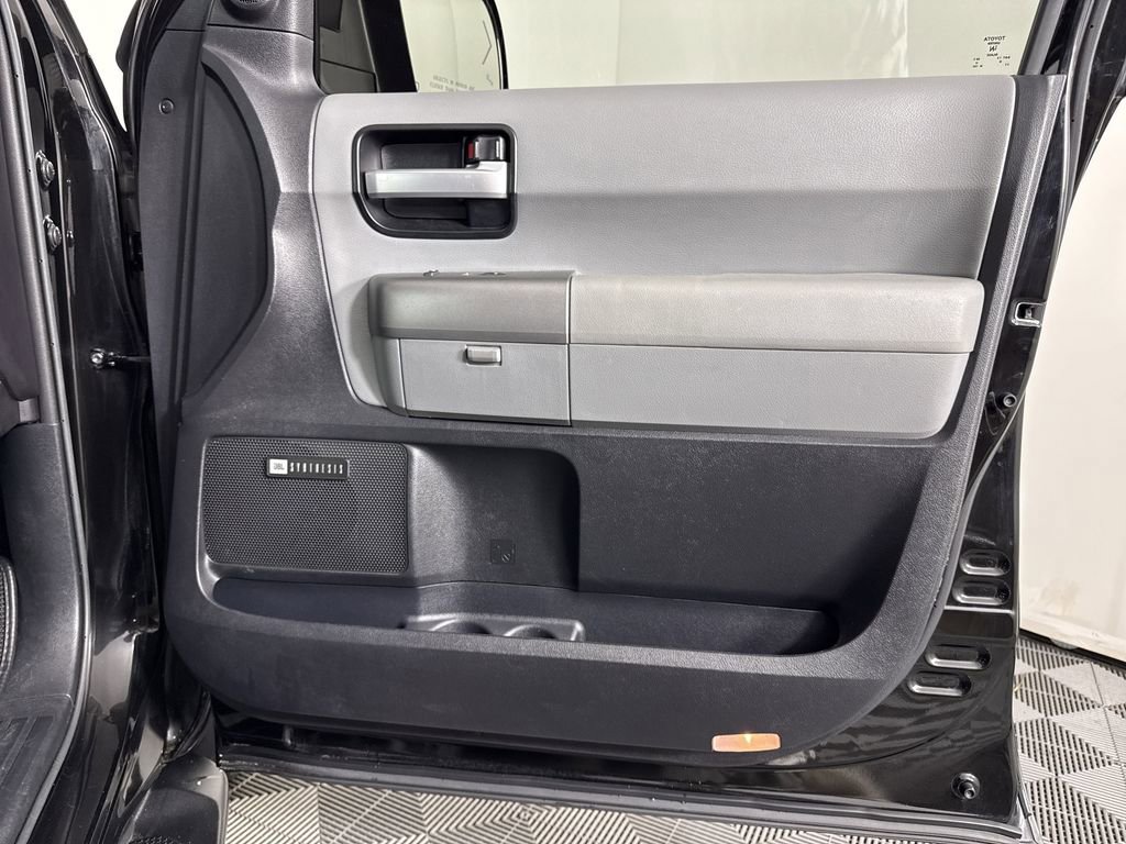 2016 Toyota Sequoia Limited photo 12