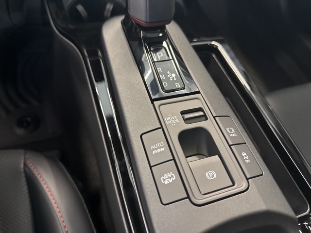 2026 Toyota Prius Plug-in Base photo 35