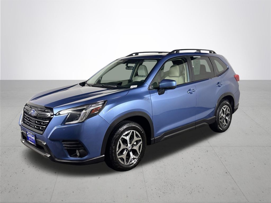 2022 Subaru Forester Premium photo 2