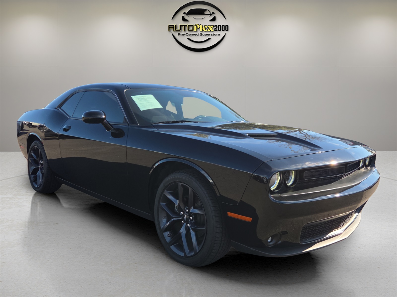 2023 Dodge Challenger SXT's photo