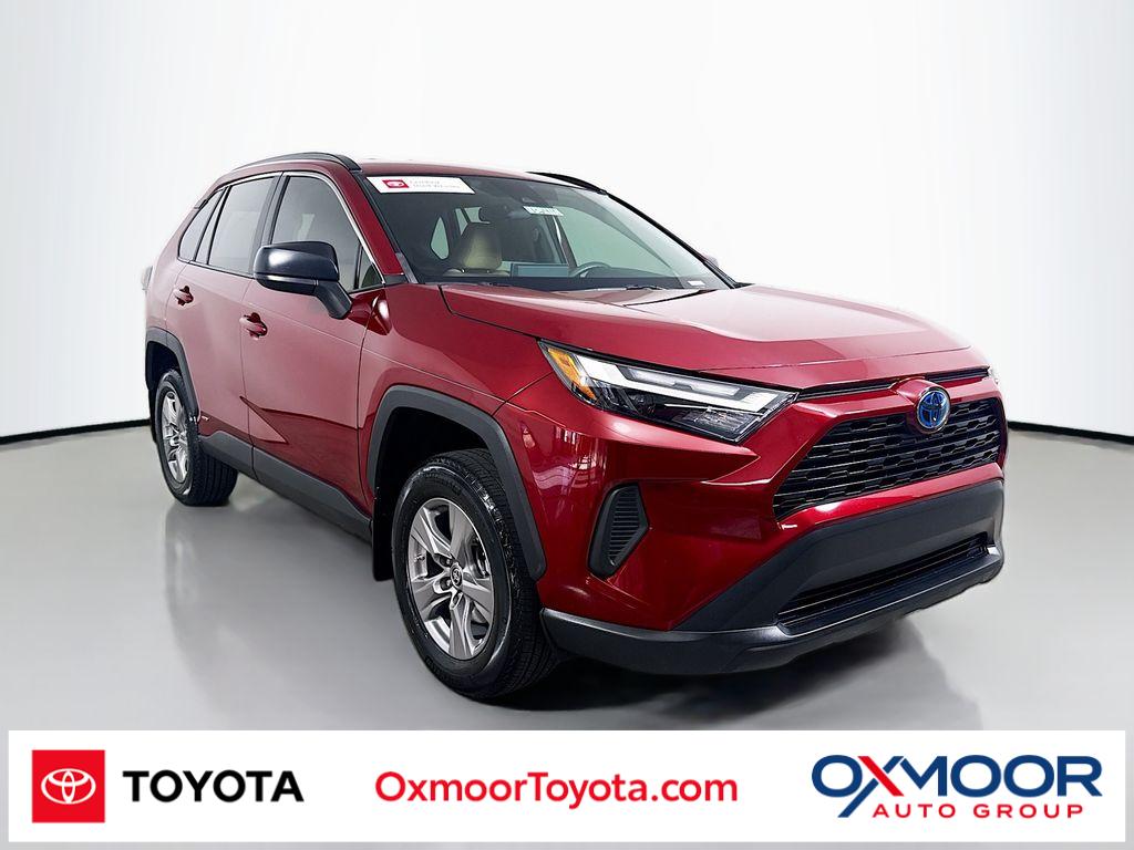2024 Toyota RAV4 LE's photo