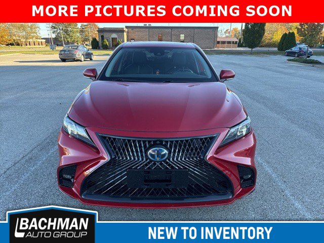 2020 Toyota Camry Hybrid SE photo 2