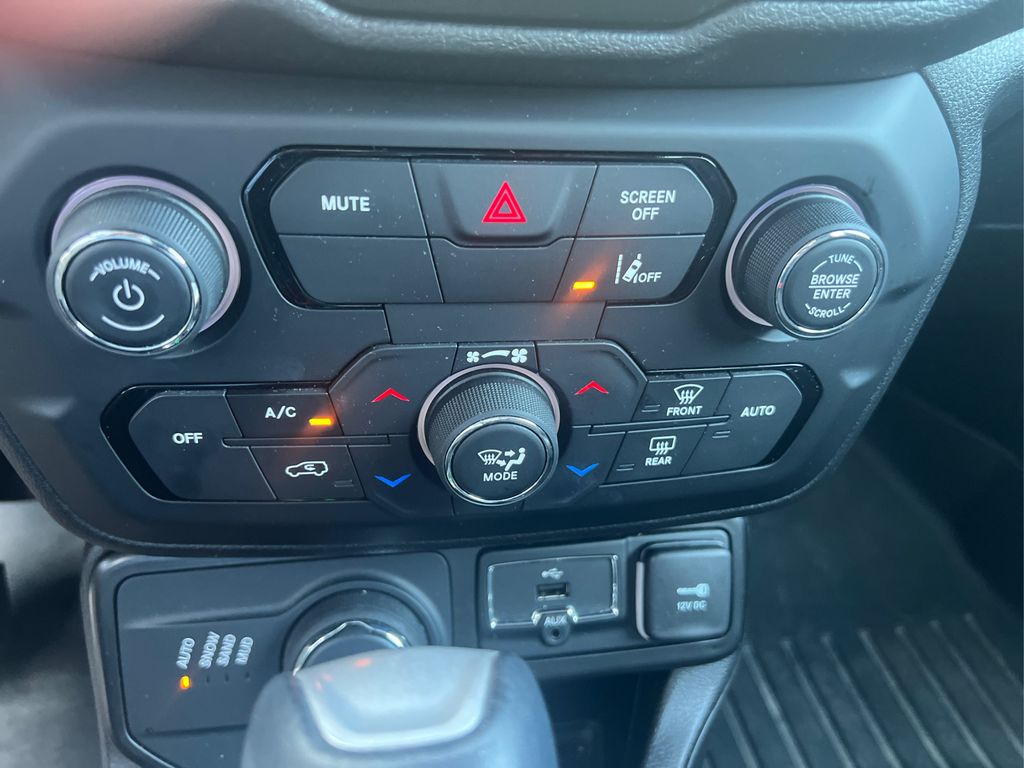 2021 Jeep Renegade Limited photo 26