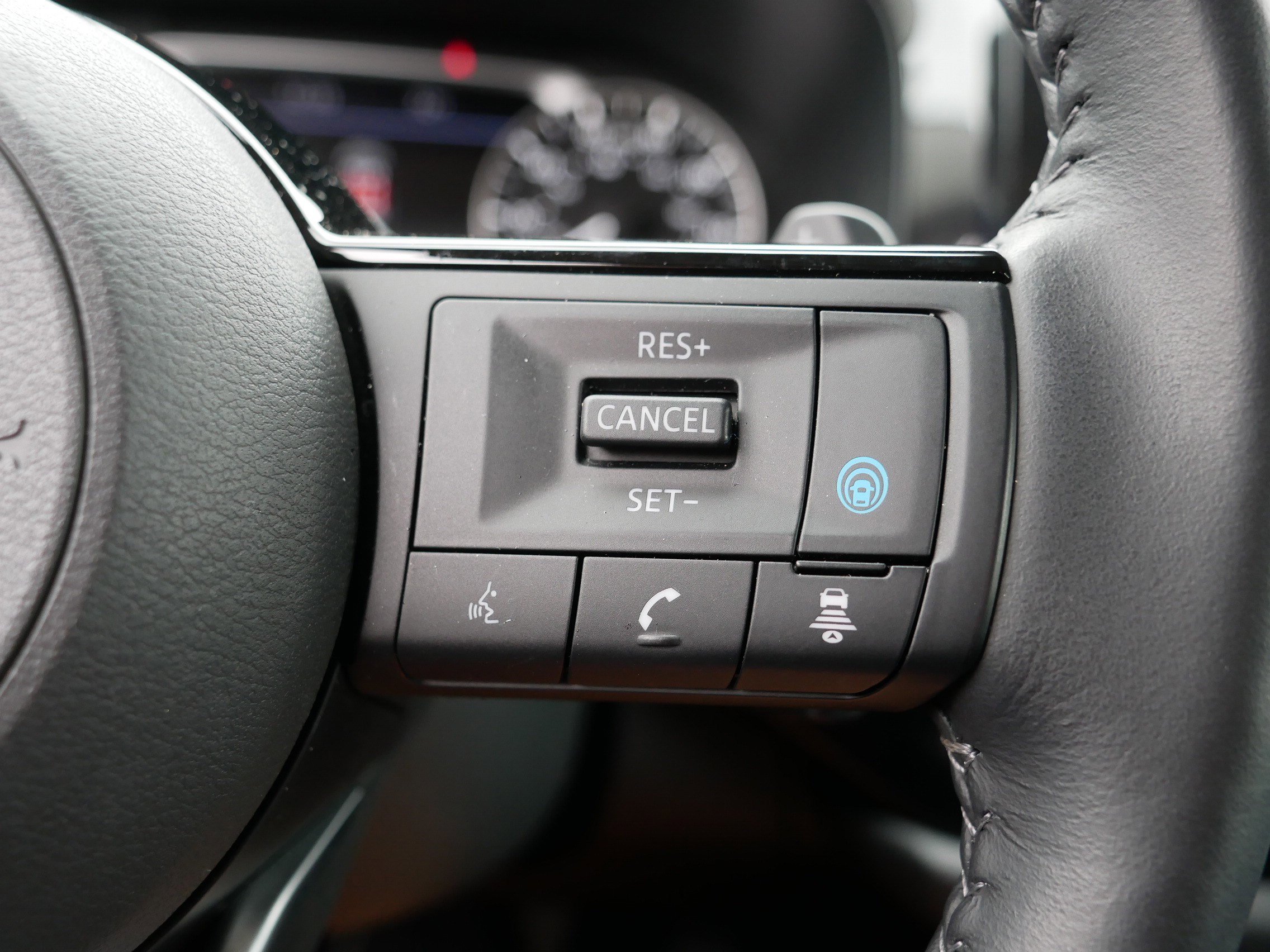 2024 Nissan Pathfinder SL photo 29