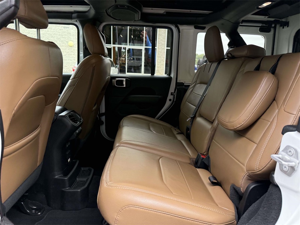 2021 Jeep Wrangler Unlimited Sahara 4xe photo 13