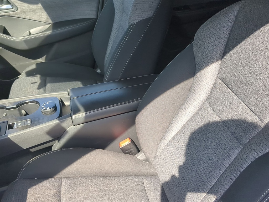 2021 Nissan Rogue SV photo 13