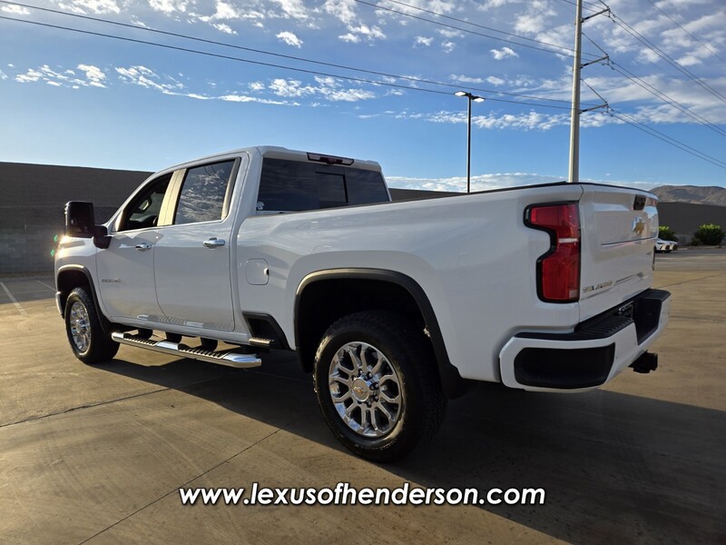 2025 Chevrolet Silverado 2500HD LT photo 4