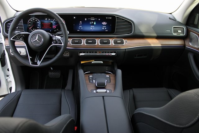 2026 Mercedes Benz GLS 450 4MATIC photo 35