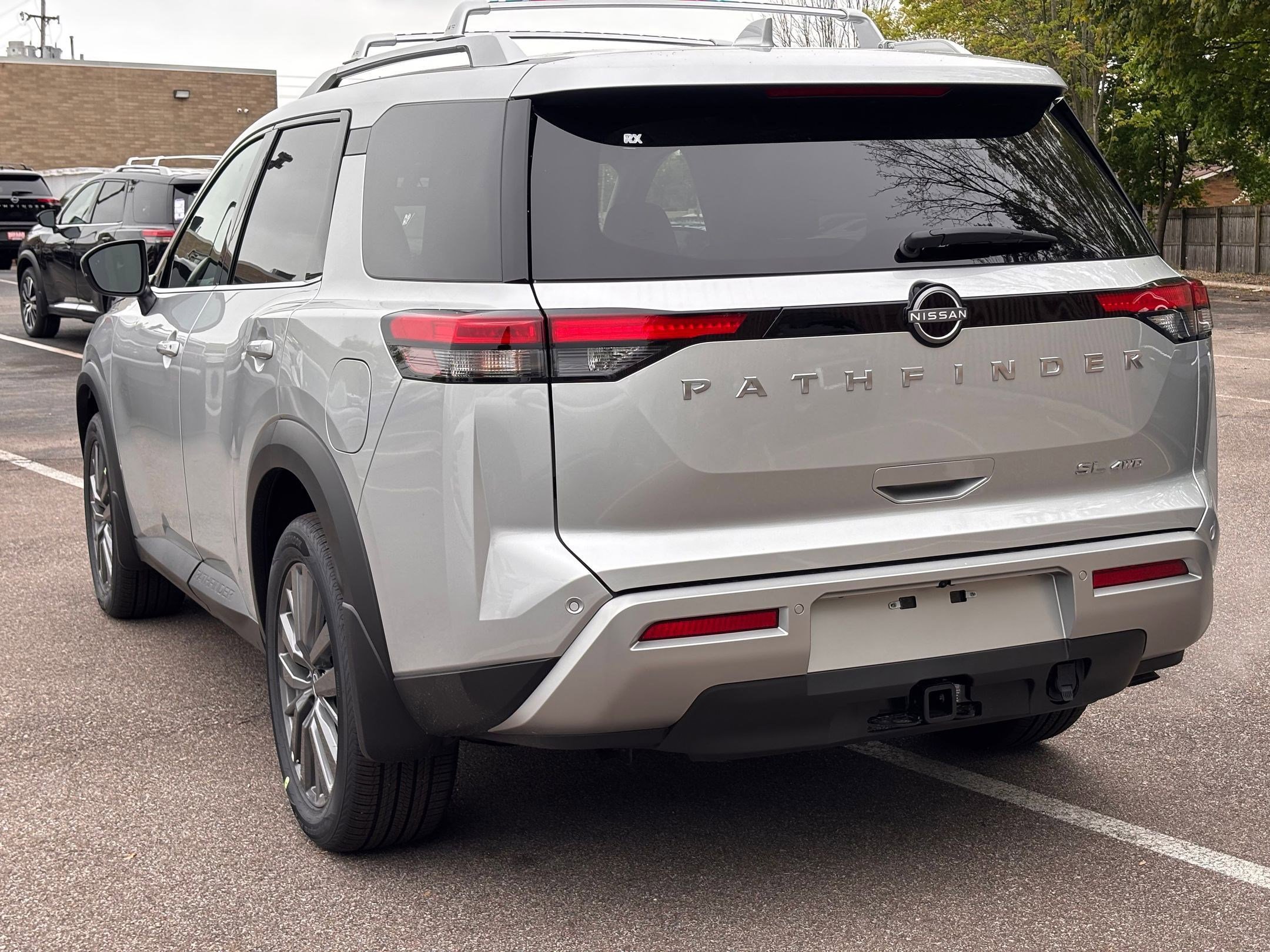 2025 Nissan Pathfinder SL photo 6