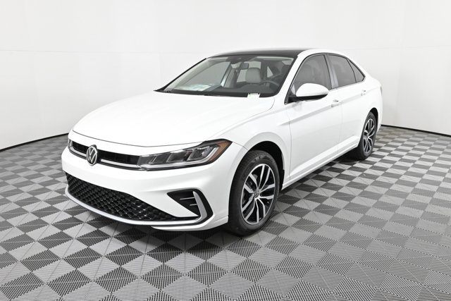 2025 Volkswagen Jetta 1.5T SE photo 2