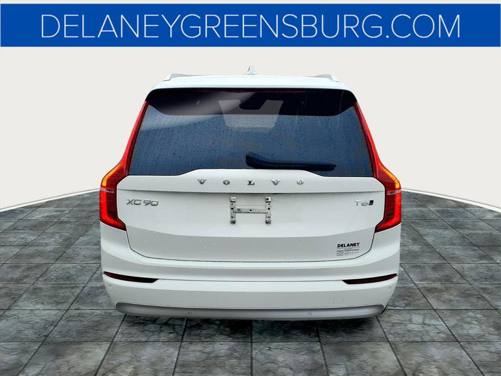 2022 Volvo XC90 T6 Momentum photo 3