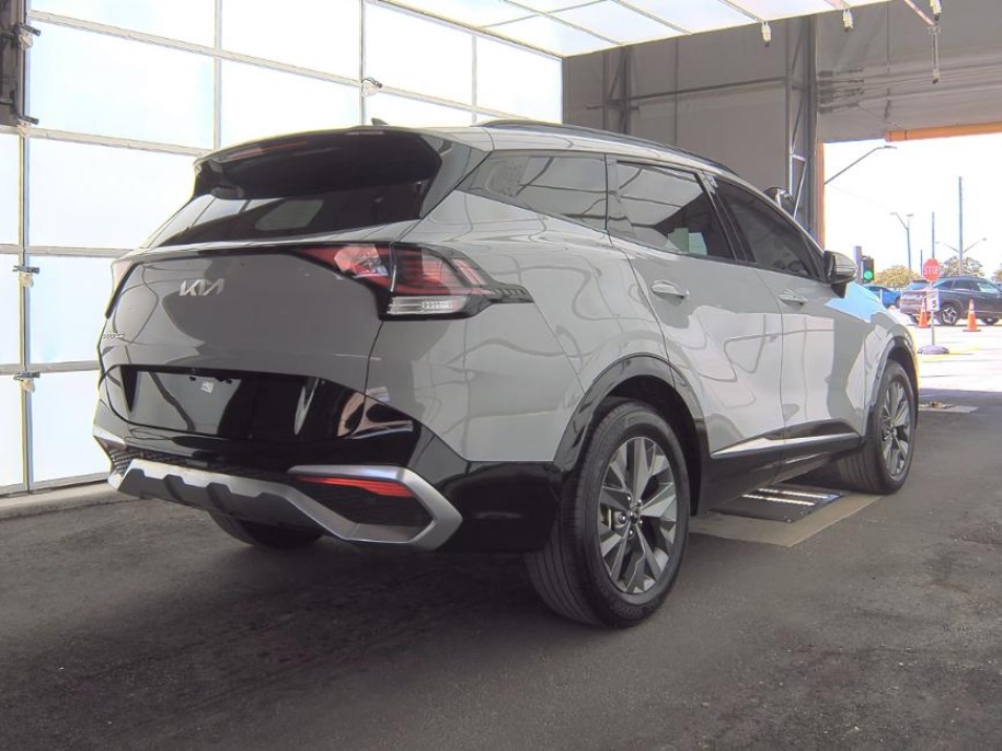 2023 Kia Sportage SX photo 3