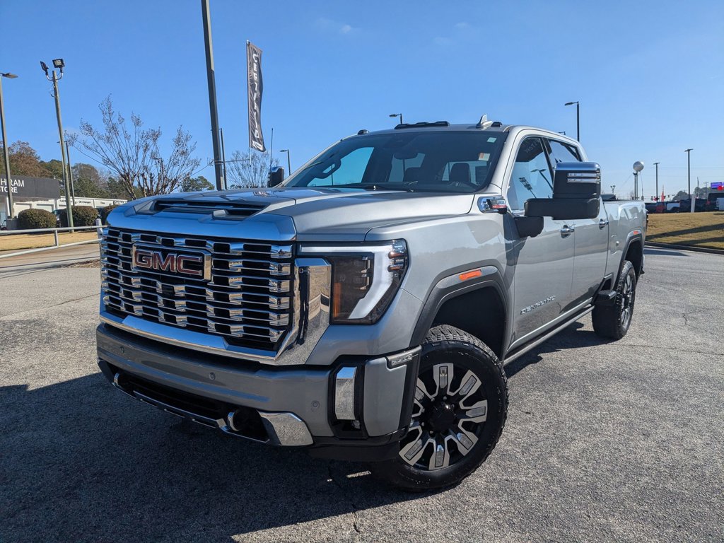 2024 GMC Sierra 2500HD Denali's photo