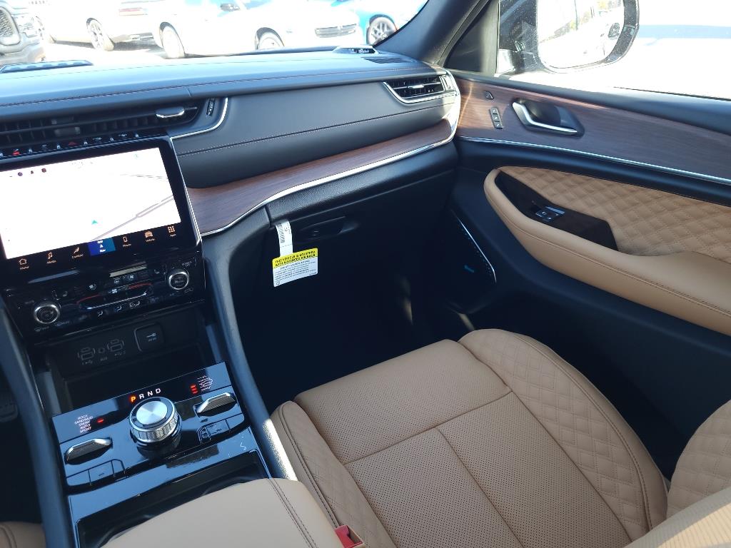 2024 Jeep Cherokee Summit photo 27