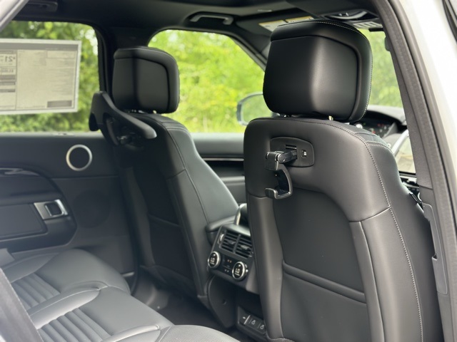 2025 Land Rover Discovery S photo 21
