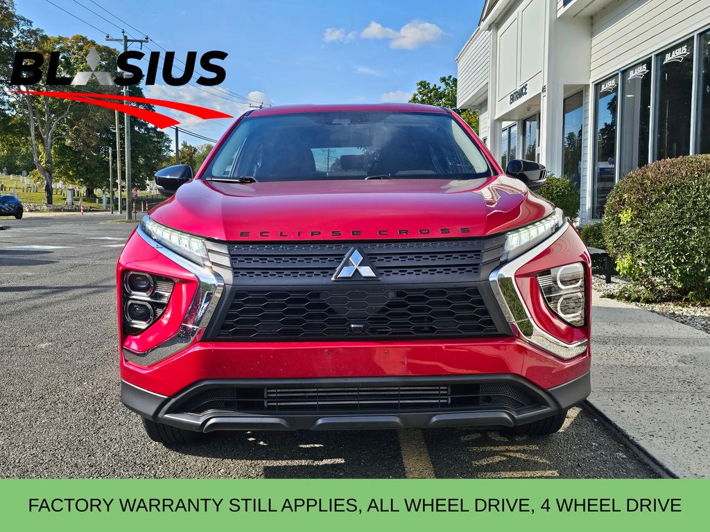 2023 Mitsubishi Eclipse Cross LE photo 2