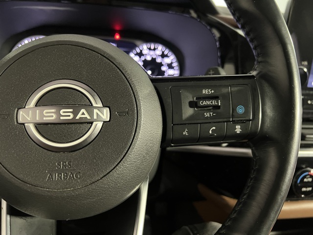 2022 Nissan Pathfinder Platinum photo 18