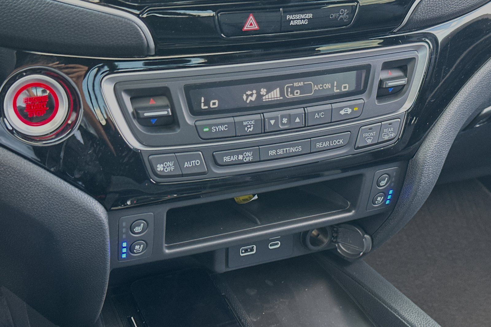 2025 Honda Ridgeline Black Edition photo 18