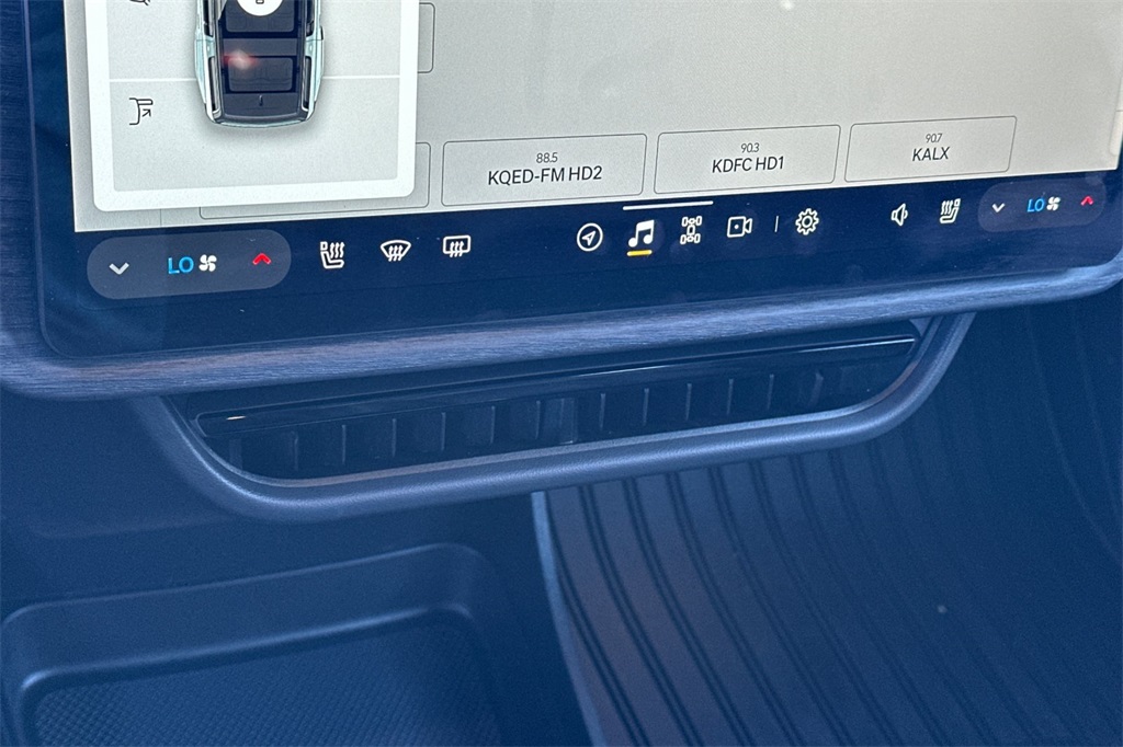 2023 Rivian R1S Adventure photo 19