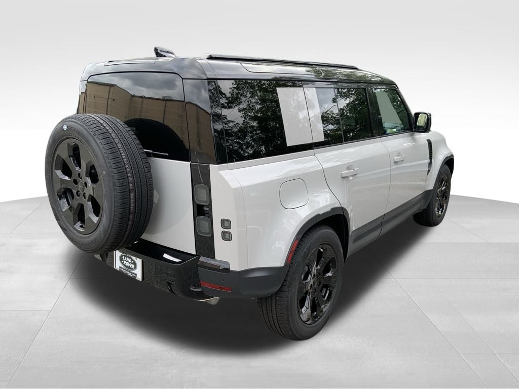 2026 Land Rover Defender 110 S photo 8