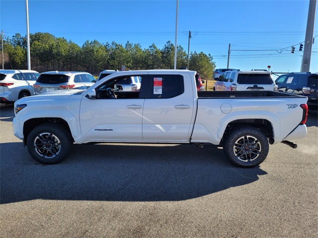 2025 Toyota Tacoma TRD Sport photo 4