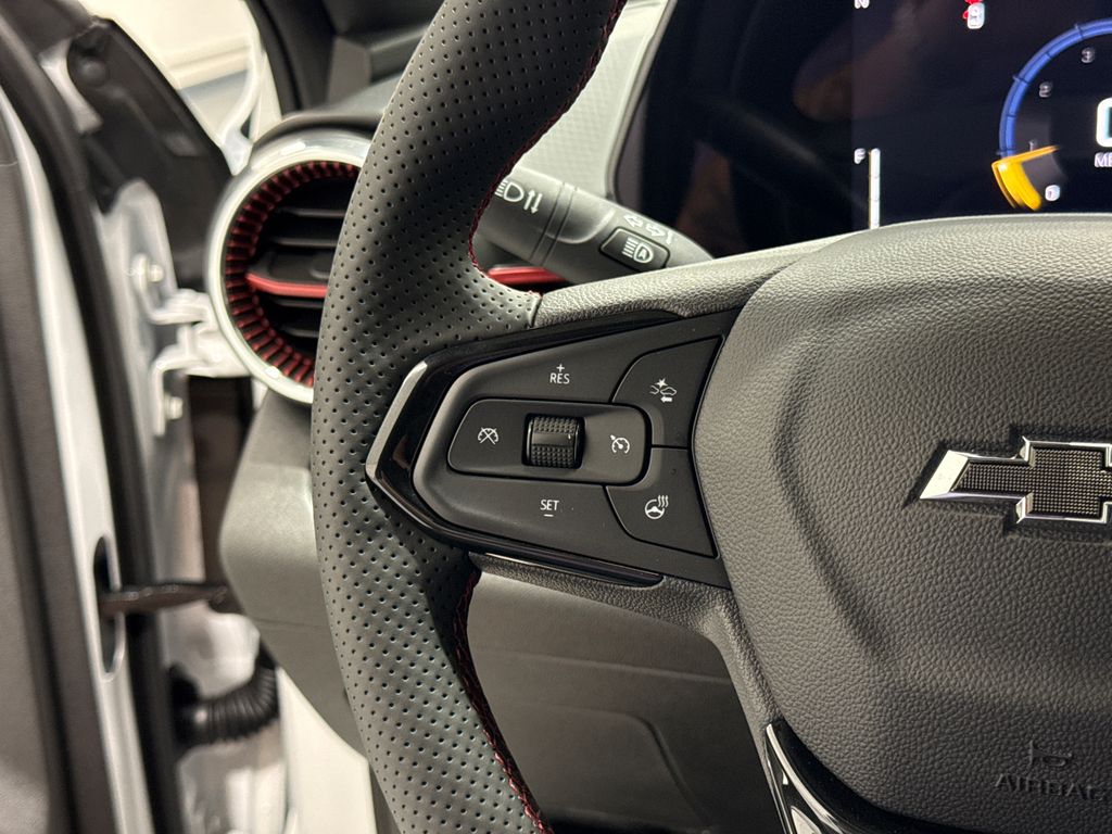 2025 Chevrolet Trax photo 16