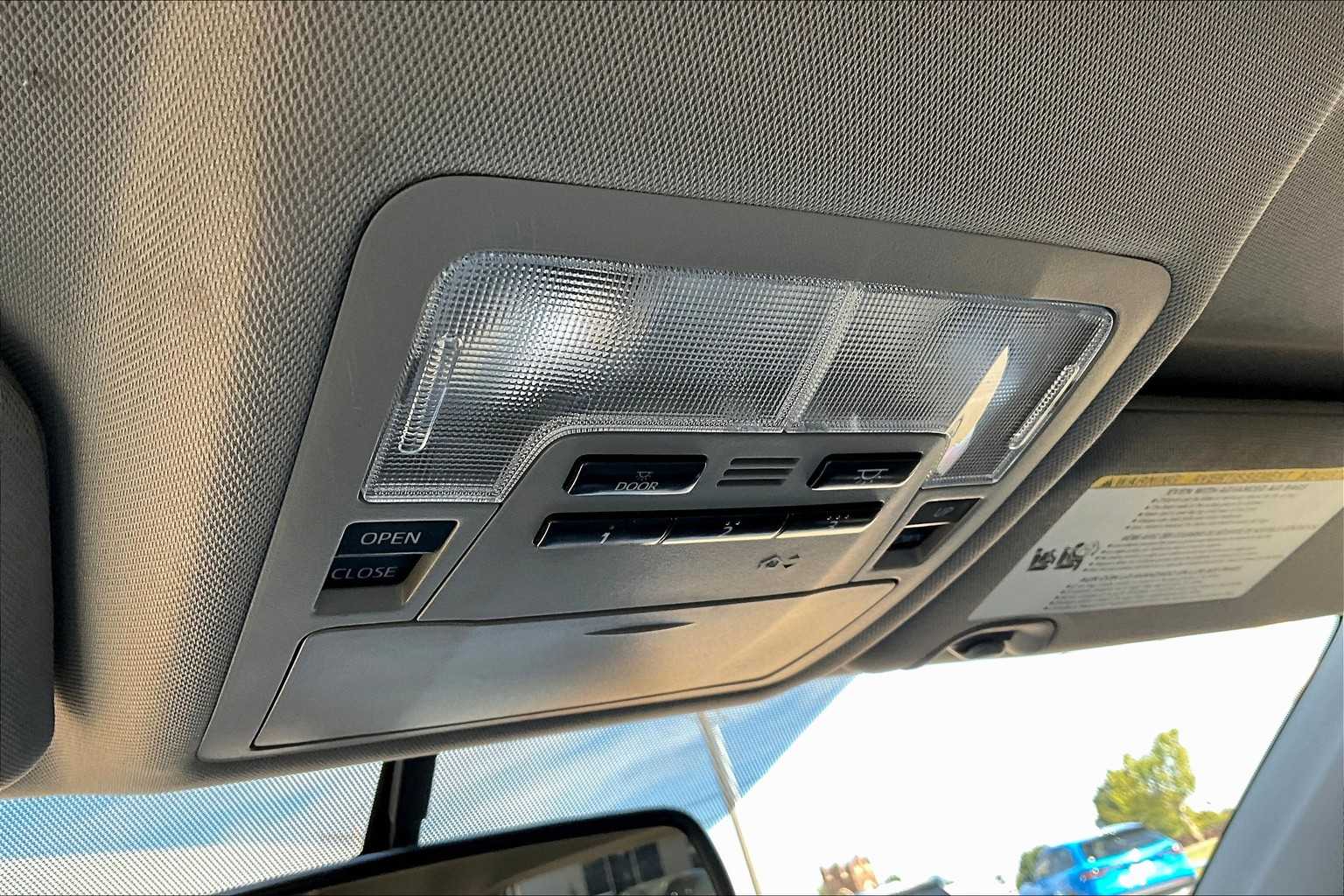 2014 Toyota Highlander Limited photo 29