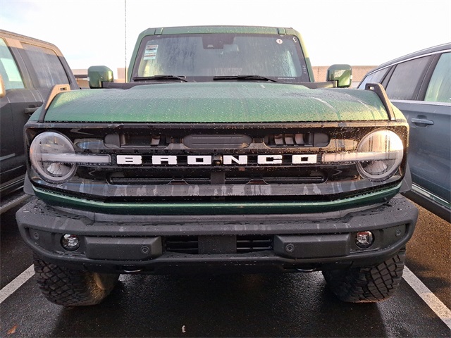 2024 Ford Bronco Outer Banks photo 2