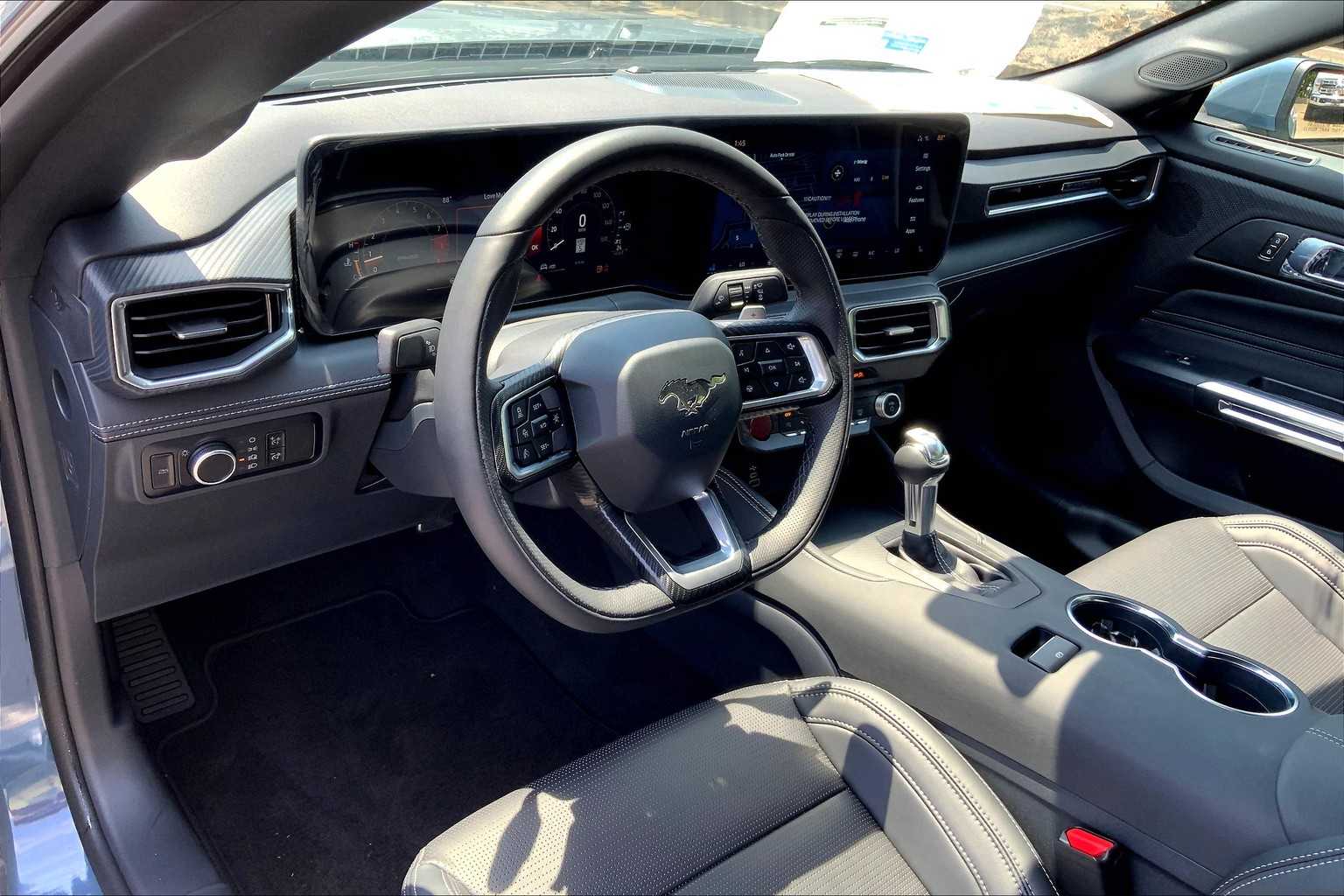 2025 Ford Mustang GT Premium photo 5