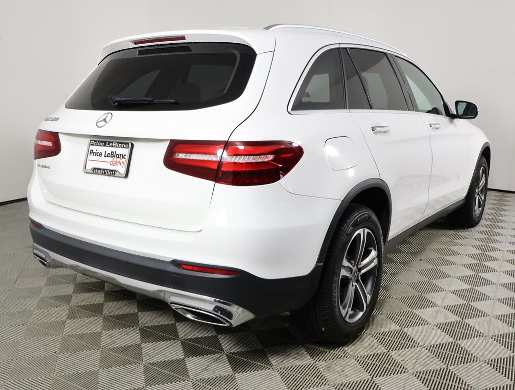 2018 Mercedes Benz GLC 300 photo 4