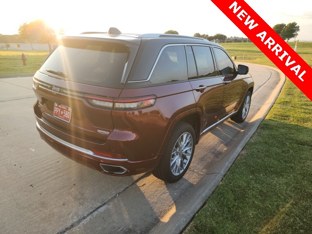 2022 Jeep Grand Cherokee Summit 4xe photo 3