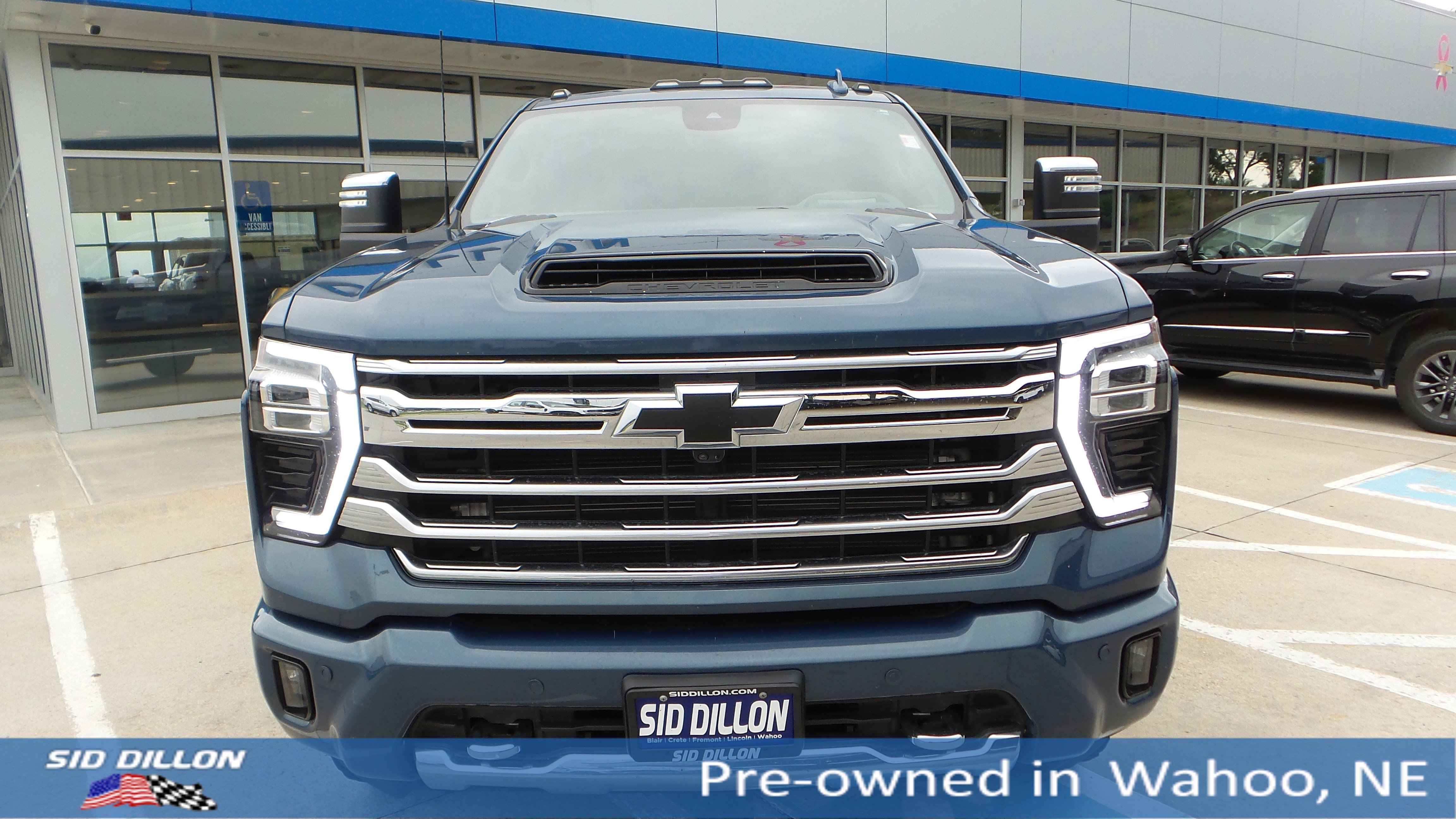Used 2024 Lakeshore Blue Metallic Chevrolet High Country image 8