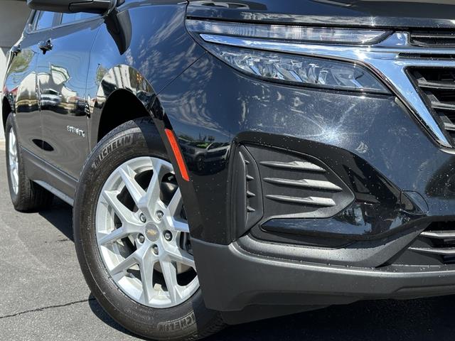 2023 Chevrolet Equinox LS photo 3