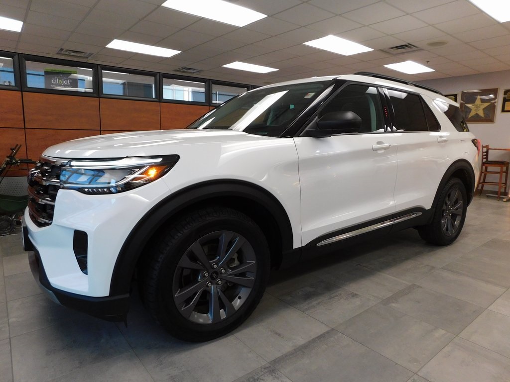 2025 Ford Explorer Active's photo