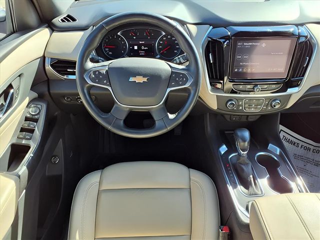 2022 Chevrolet Traverse Leather photo 3