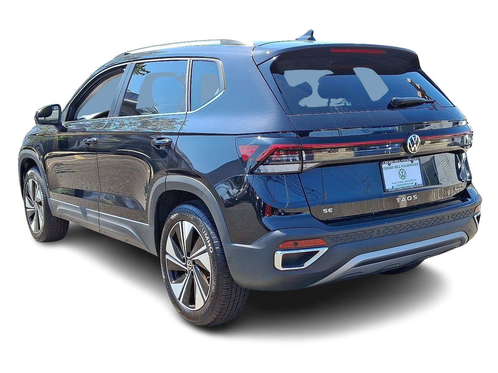 2025 Volkswagen Taos SE photo 2