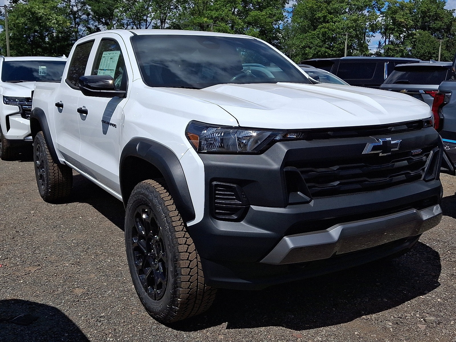 2026 Chevrolet Colorado Trail Boss photo 2