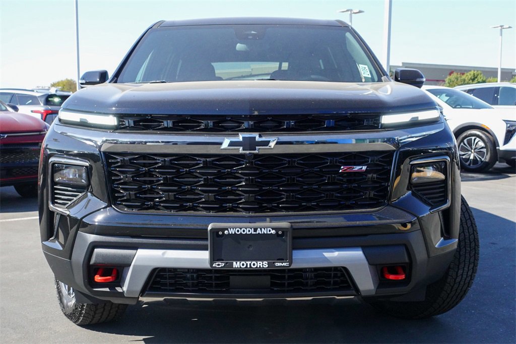 2025 Chevrolet Traverse Z71 photo 3