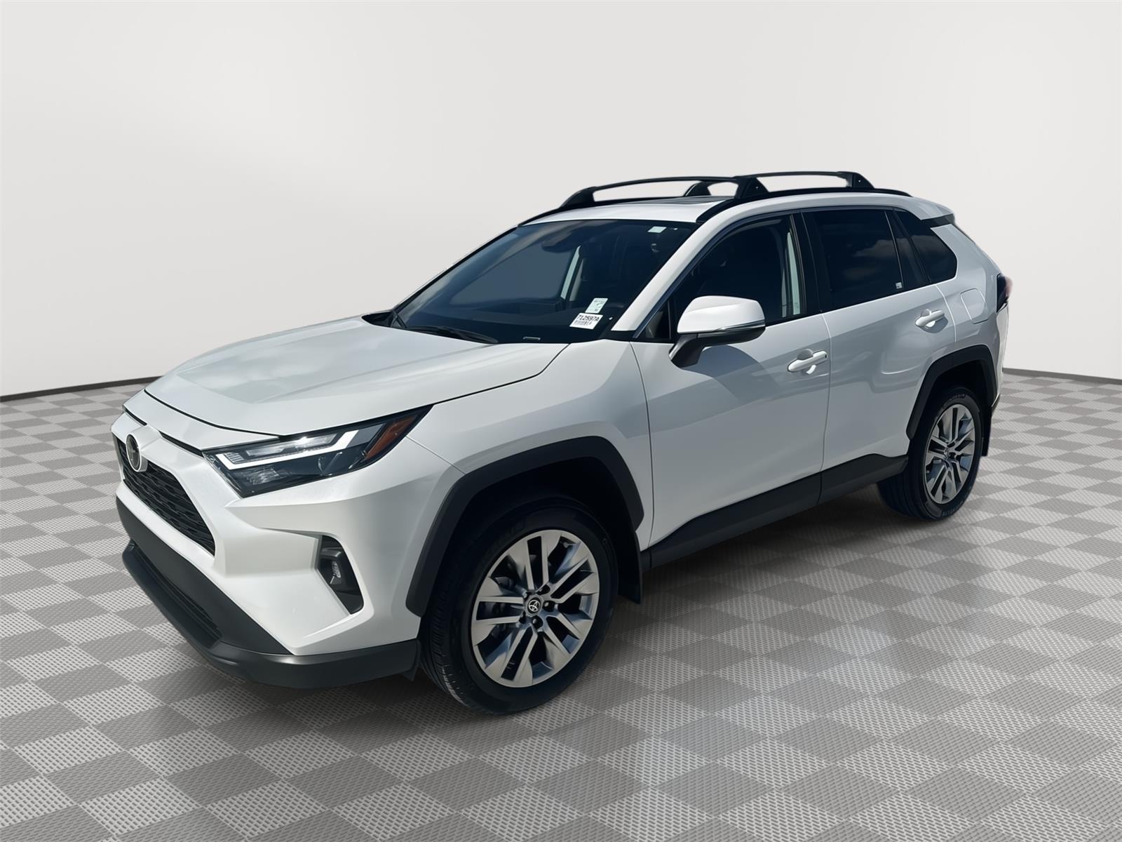 2025 Toyota RAV4 XLE Premium's photo