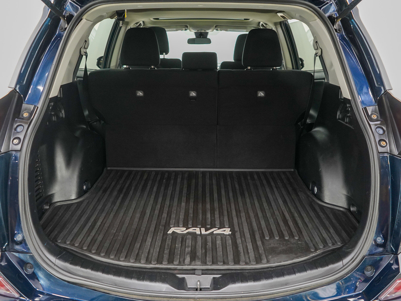 2017 Toyota RAV4 XLE photo 15