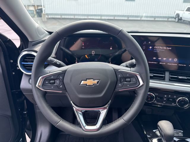 2025 Chevrolet Trax LT photo 12