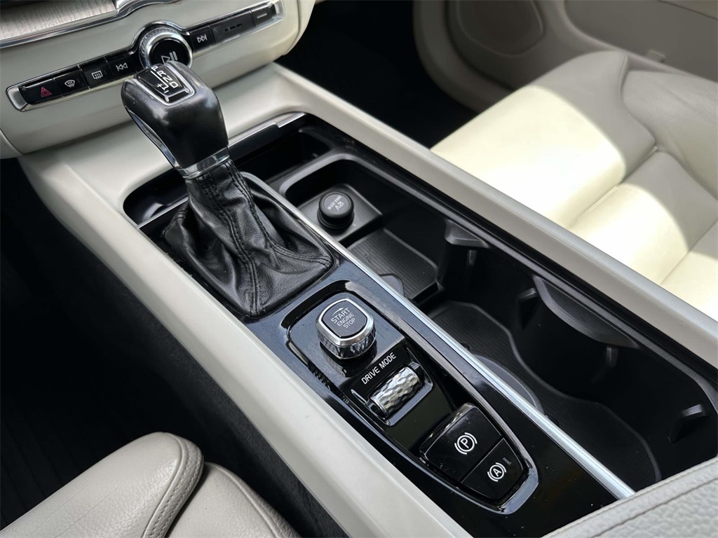 2019 Volvo XC60 T5 Inscription photo 6