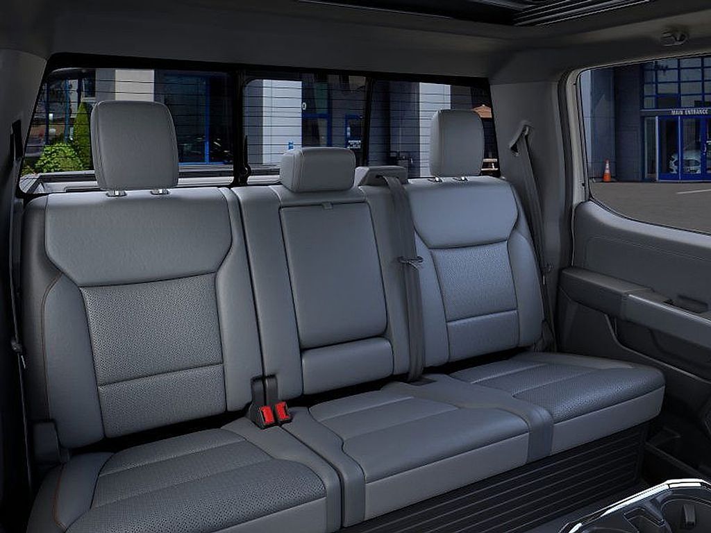 2025 Ford F-150 Lightning Lariat photo 11