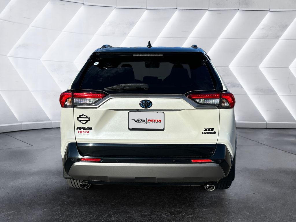 2020 Toyota RAV4 Hybrid XSE photo 5