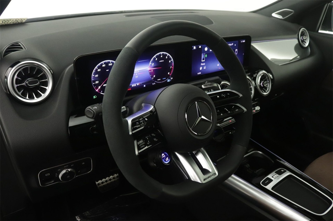 2025 Mercedes Benz GLA 35 AMG 4MATIC photo 4