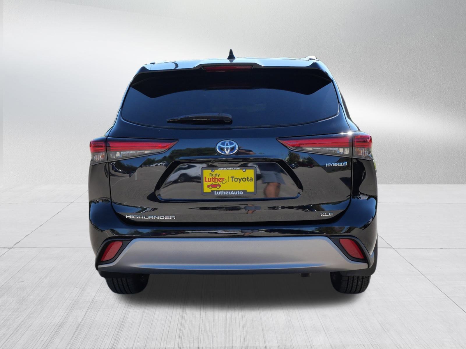 2022 Toyota Highlander Hybrid XLE photo 4