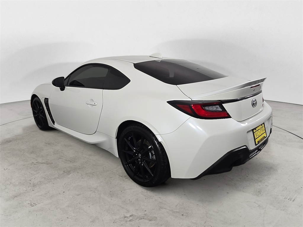 2024 Toyota GR86 Premium photo 3