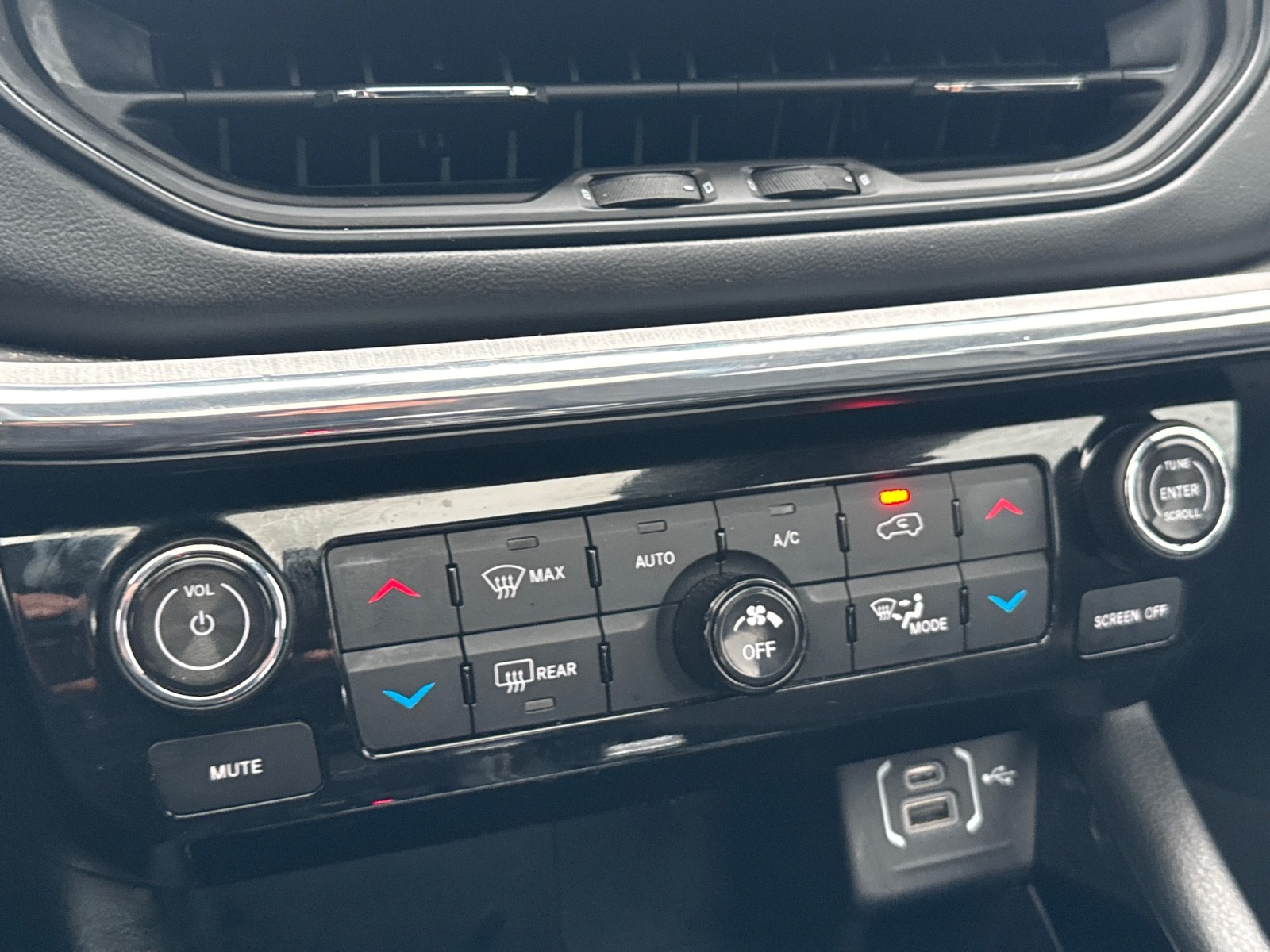 2022 Jeep Compass High Altitude photo 25
