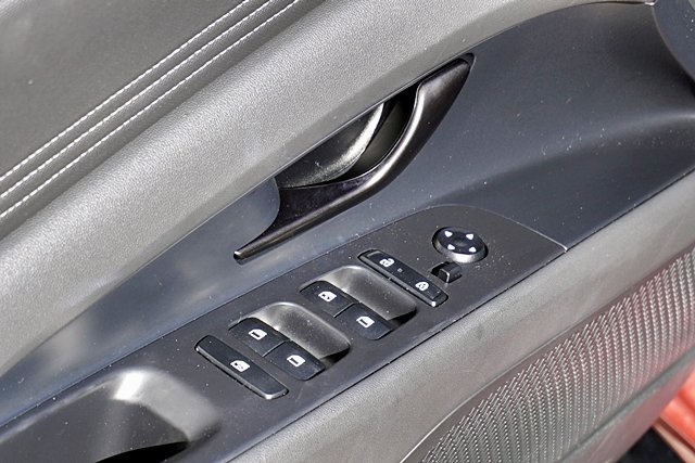 Used 2025 Red Hyundai SEL Sport image 20