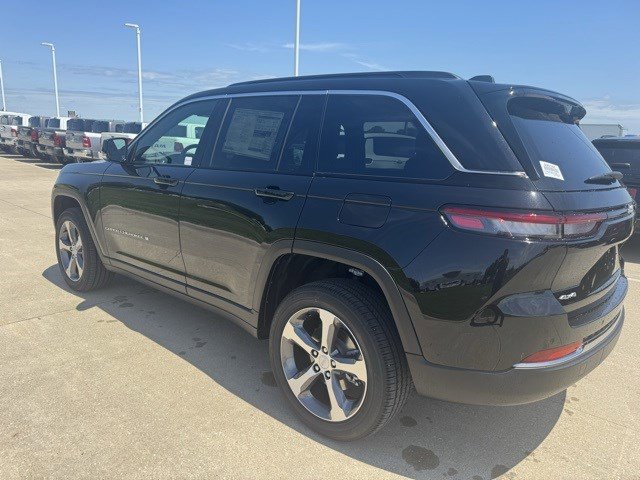 2025 Jeep Grand Cherokee Limited photo 4